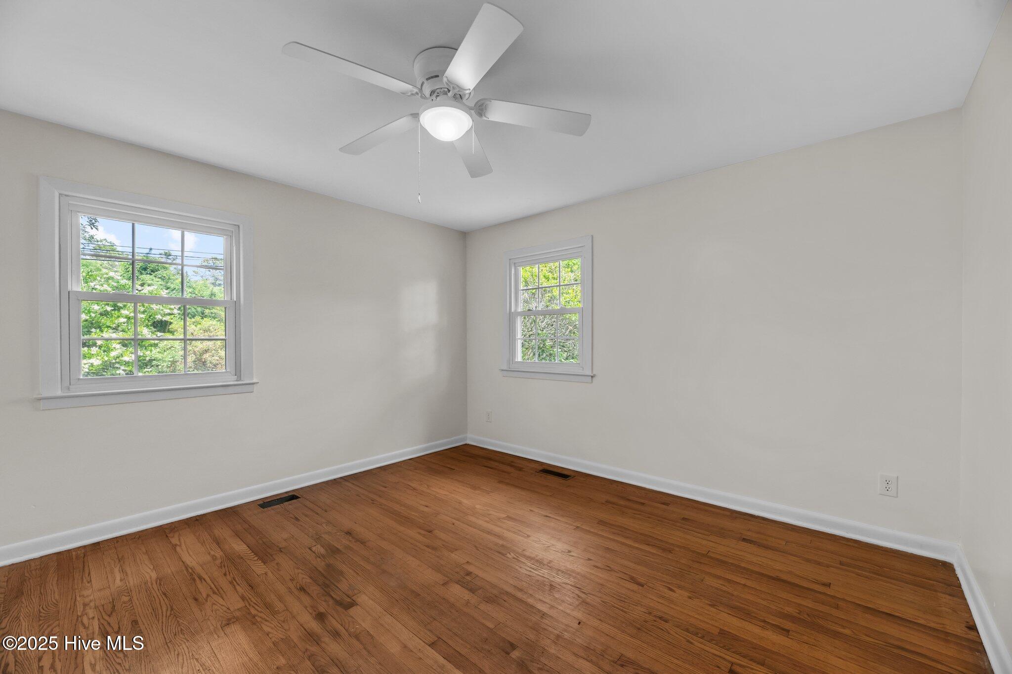 607 Pinetree Drive New Bern, NC 28562 - Photo 17 of 26 28-web-or-mls-DSC_2707