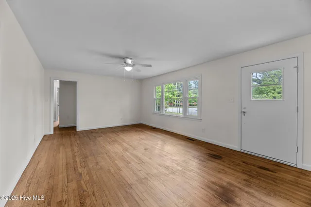 $1,750 | 607 Pinetree Drive, New Bern, NC 28562