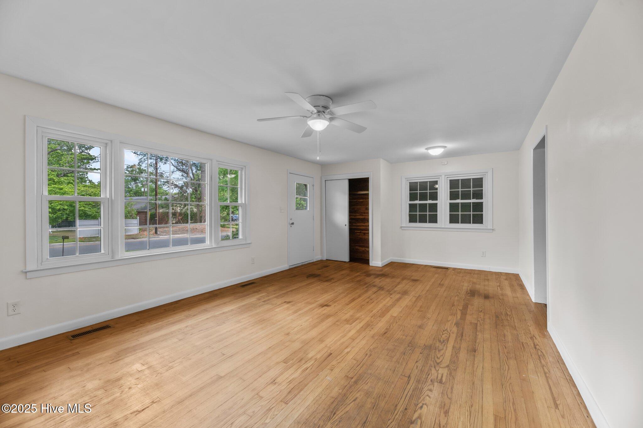 607 Pinetree Drive New Bern, NC 28562 - Photo 5 of 26 16-web-or-mls-DSC_2668