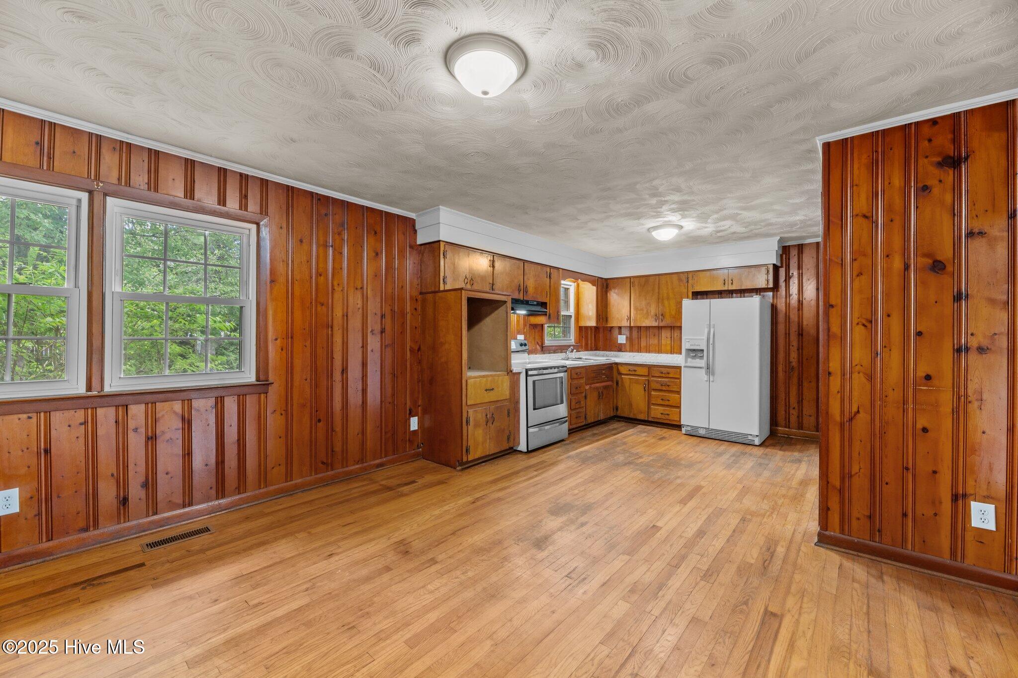 607 Pinetree Drive New Bern, NC 28562 - Photo 7 of 26 18-web-or-mls-DSC_2677