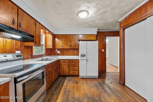 $1,750 | 607 Pinetree Drive, New Bern, NC 28562