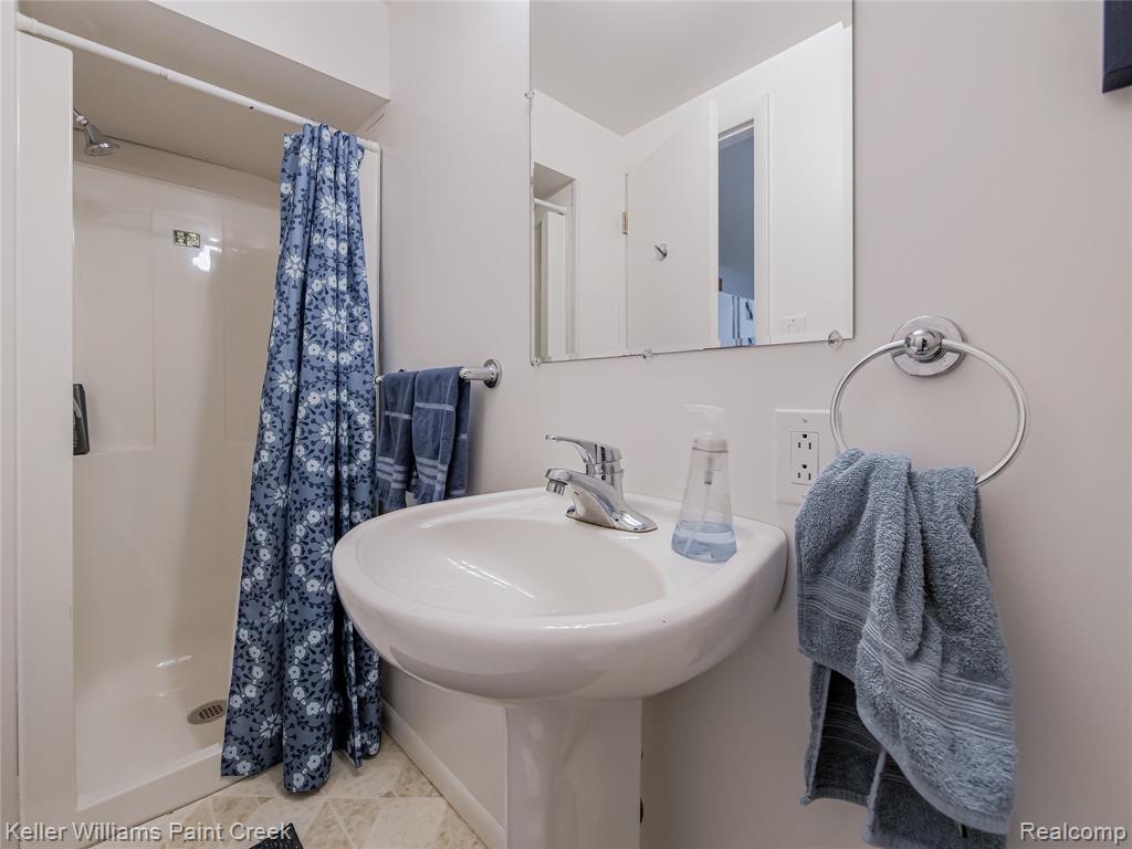 227 Ora Road Oxford, MI 48371 - Photo 23 of 60