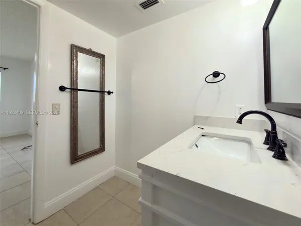 $2,000 | 609 South State Road 7, Unit 1C, Margate, FL 33068