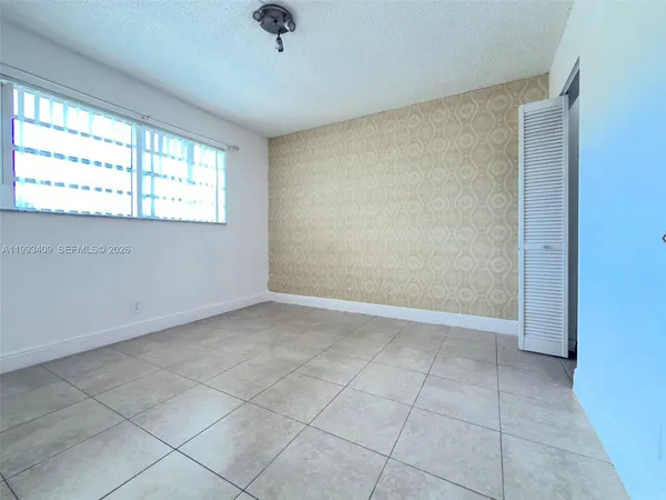 $2,000 | 609 South State Road 7, Unit 1C, Margate, FL 33068