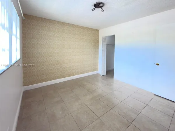 $2,000 | 609 South State Road 7, Unit 1C, Margate, FL 33068