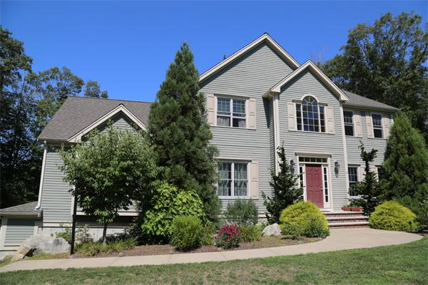 13 Tupelo Road Westport, MA 02790 - Photo 1 of 30 Gallery Image 1
