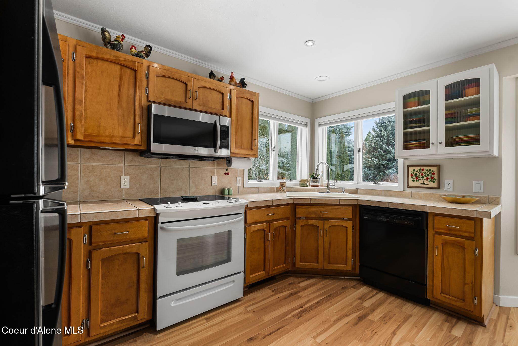 128 Spur Drive Sandpoint, ID 83864 - Photo 7 of 37 Kitchen