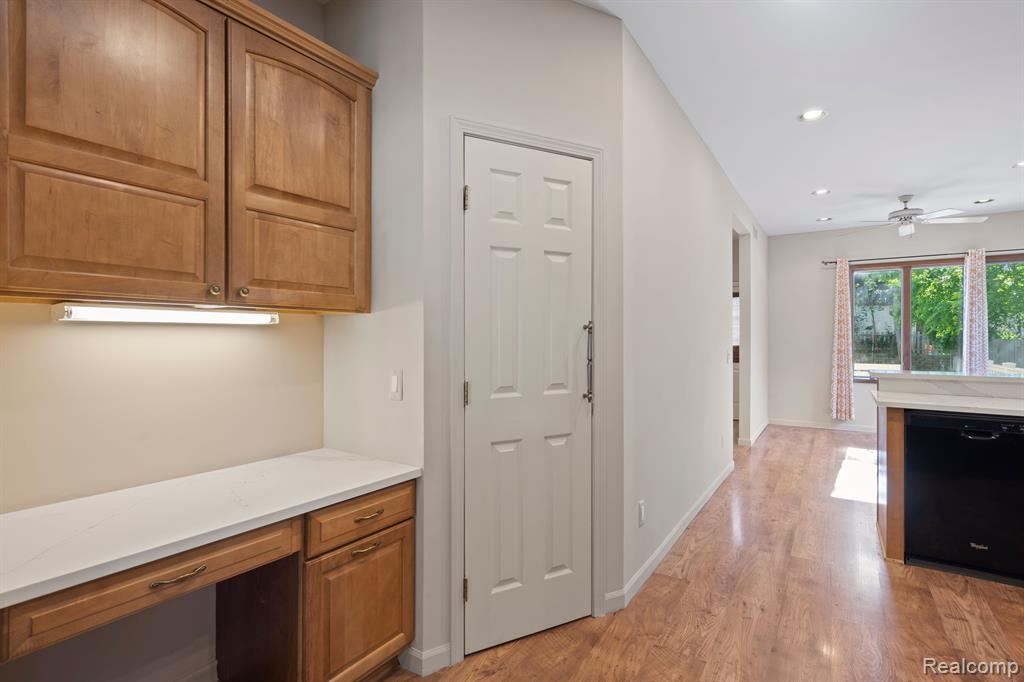 403 Taylor Avenue Rochester, MI 48307 - Photo 19 of 34
