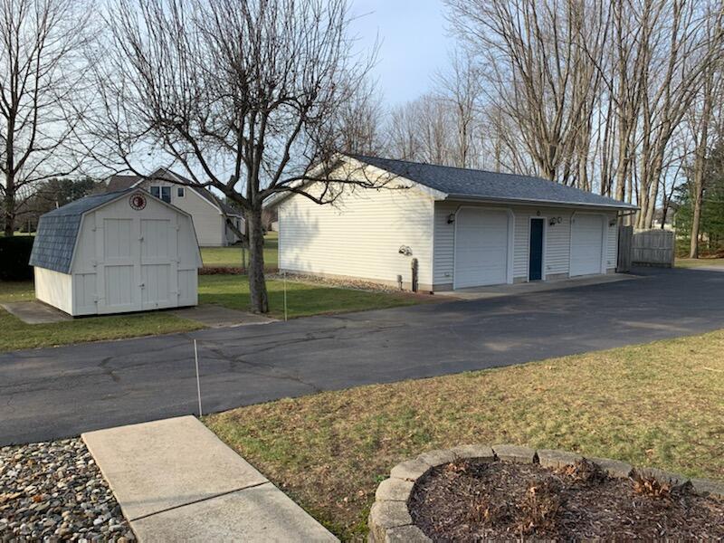 5185 Becht Road Coloma, MI 49038 - Photo 7 of 29 IMG_0597