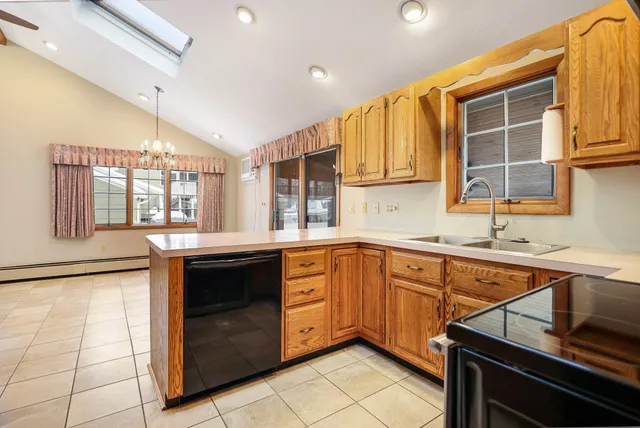 $699,900 | 8 Cole Street, Salem, NH 03079