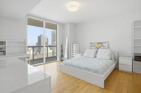 $2,500,000 | 50 Biscayne Boulevard, Unit 2510, Miami, FL 33132