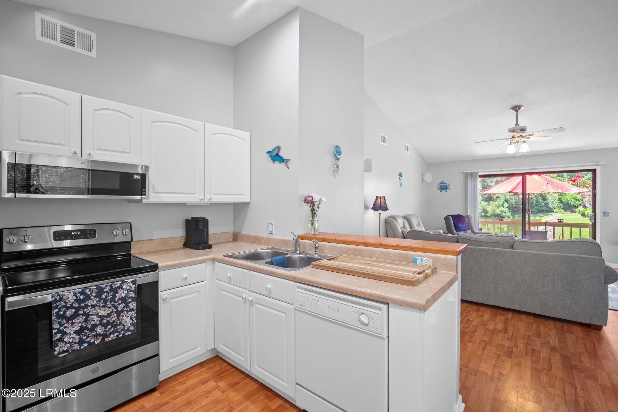 5 Gumtree Road, Unit M8 Hilton Head Island, SC 29926 - Photo 6 of 27 21-web-or-mls-DSC06970