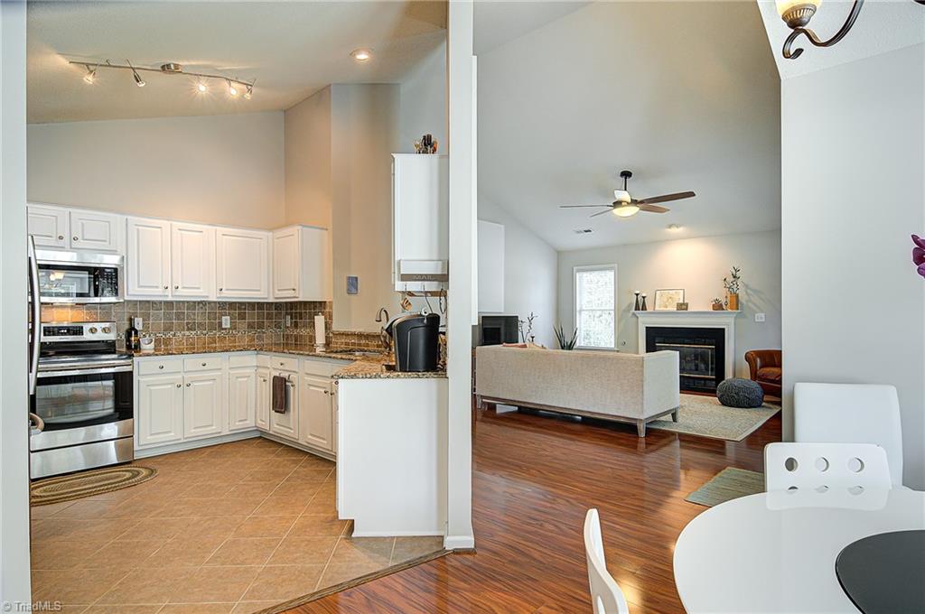 5605 Broadleaf Road Summerfield, NC 27358 - Photo 11 of 27 Very open spacious living areas.