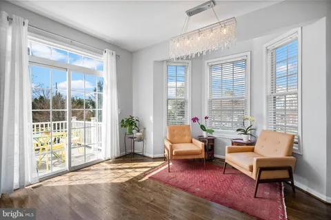 $1,099,000 | 8261 Electric Avenue, Vienna, VA 22182