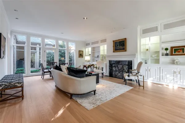 $1,565,000 | 5865 Farquhar Lane, Dallas, TX 75209