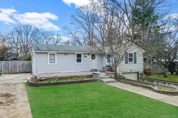 $570,000 | 317 Centre Avenue, Lindenhurst, NY 11757