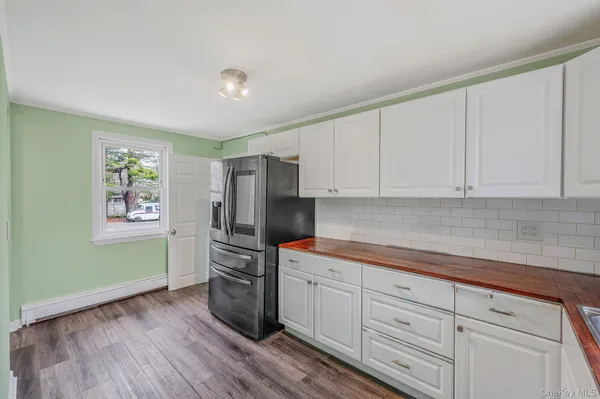 $570,000 | 317 Centre Avenue, Lindenhurst, NY 11757