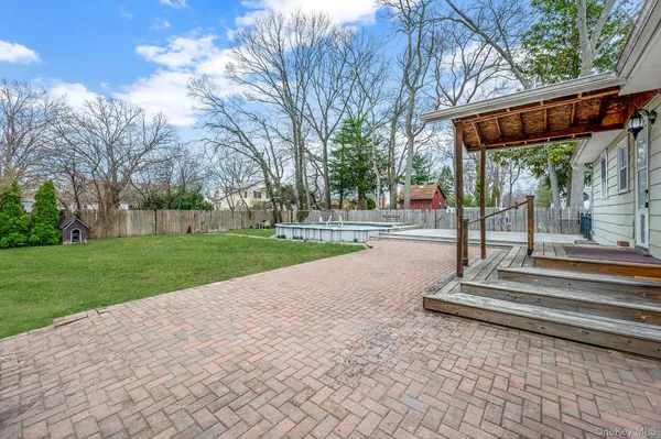 $570,000 | 317 Centre Avenue, Lindenhurst, NY 11757