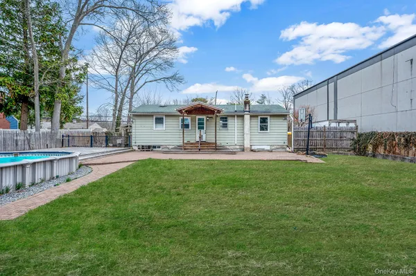 $570,000 | 317 Centre Avenue, Lindenhurst, NY 11757