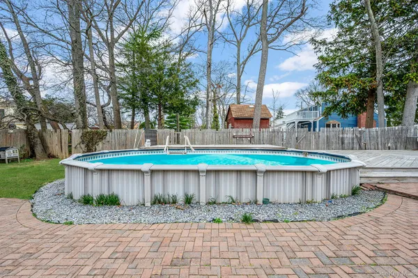 $570,000 | 317 Centre Avenue, Lindenhurst, NY 11757