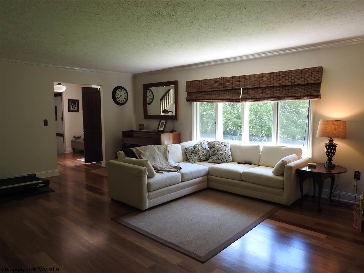 103 CANNERY Lane Clarksburg, WV 26301 - Photo 2 of 20 Gallery Image 2