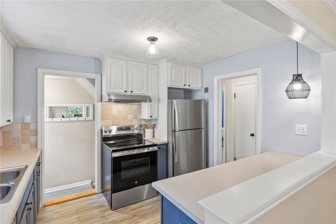 255 Thorncliffe Drive Irondequoit, NY 14617 - Photo 13 of 48