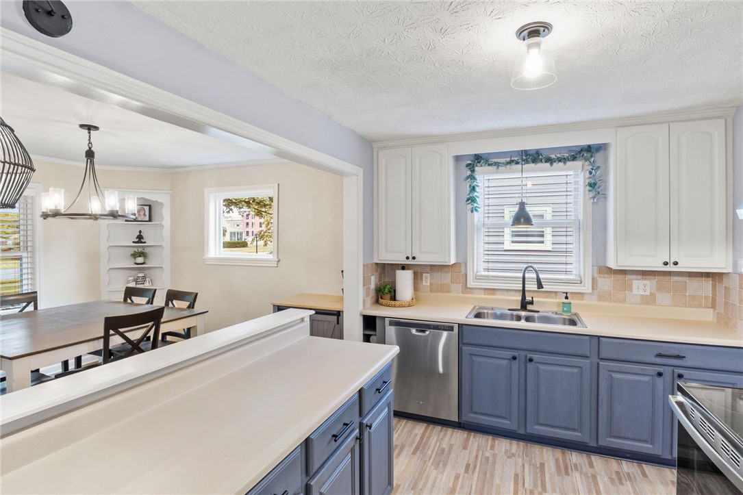 255 Thorncliffe Drive Irondequoit, NY 14617 - Photo 16 of 48