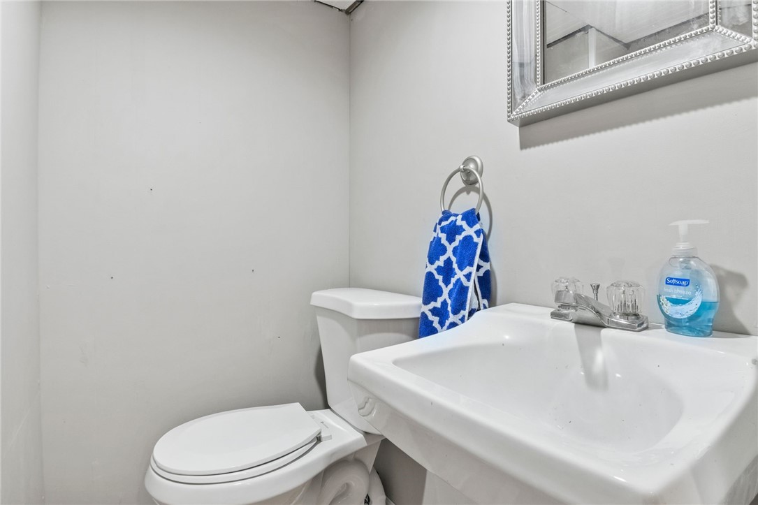 255 Thorncliffe Drive Irondequoit, NY 14617 - Photo 33 of 48