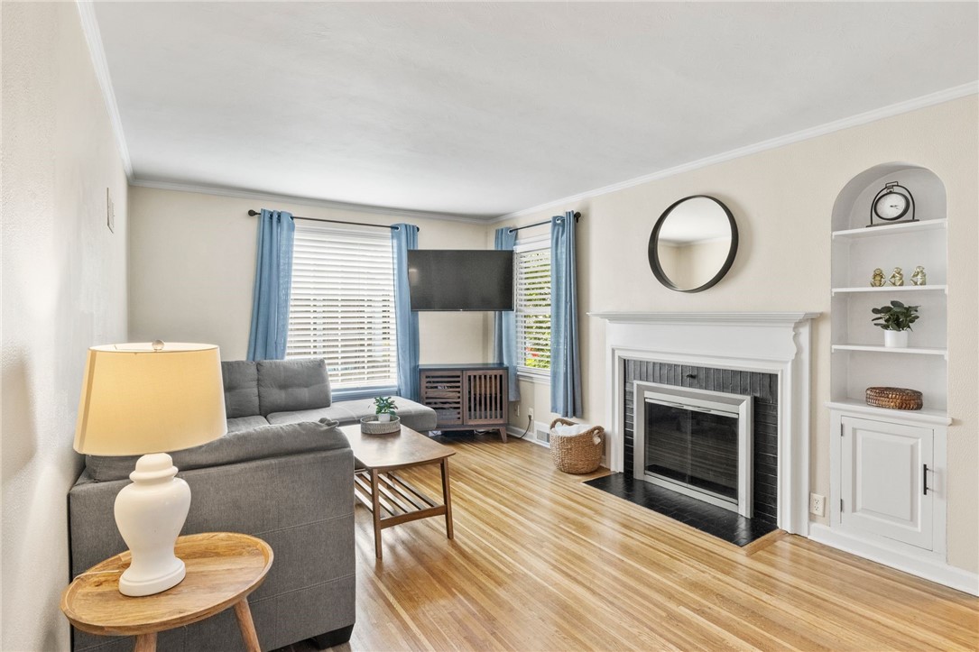 255 Thorncliffe Drive Irondequoit, NY 14617 - Photo 7 of 48