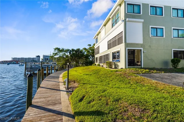 $279,000 | 610 Victoria Drive, Unit 101C, Cape Coral, FL 33904