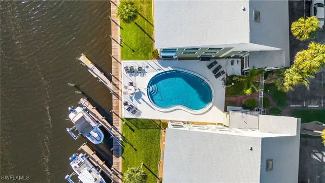 $279,000 | 610 Victoria Drive, Unit 101C, Cape Coral, FL 33904