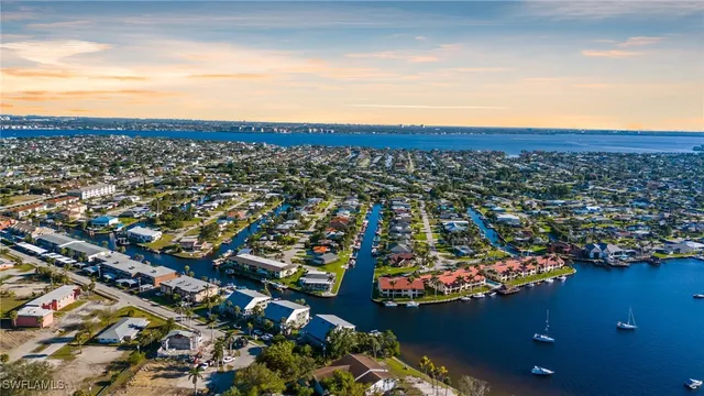 $279,000 | 610 Victoria Drive, Unit 101C, Cape Coral, FL 33904