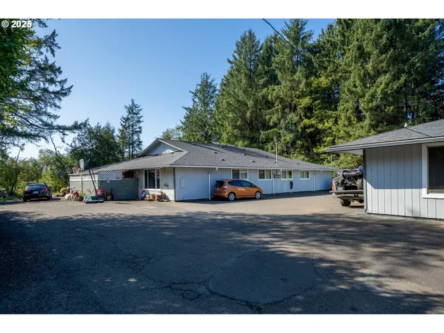 a house view with a outdoor space