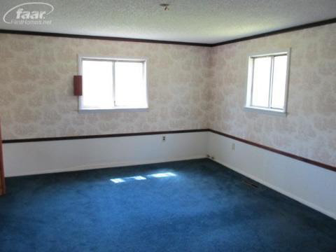 3598 Mackin Road Flint, MI 48504 - Photo 8 of 28 20114191-7.JPG