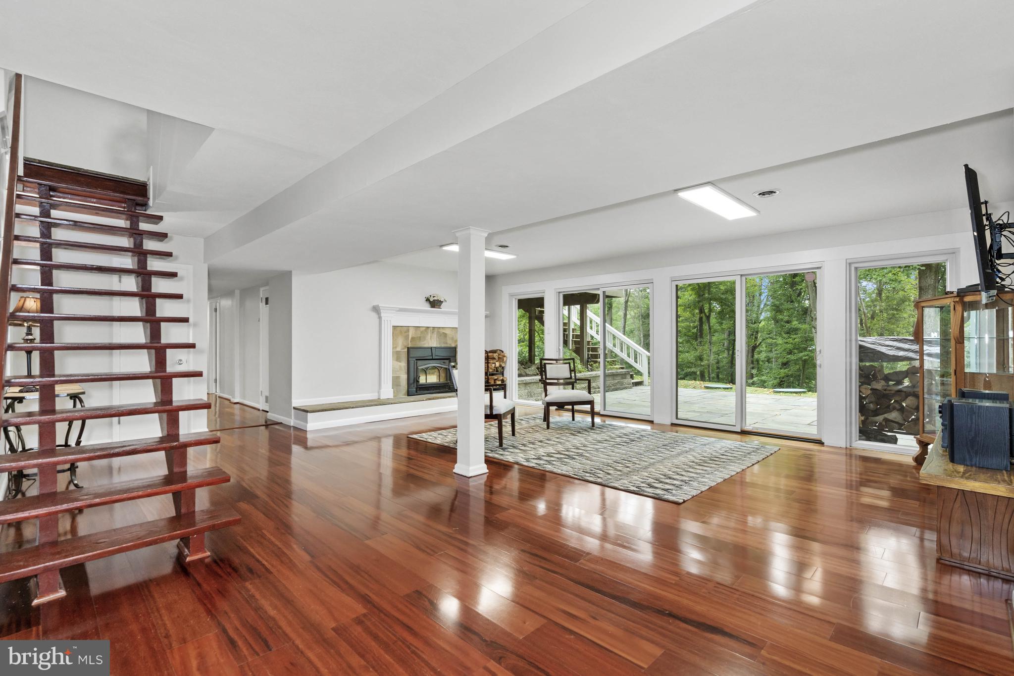 210 North Spring Valley Road Wilmington, DE 19807 - Photo 35 of 63 Spacious Family room