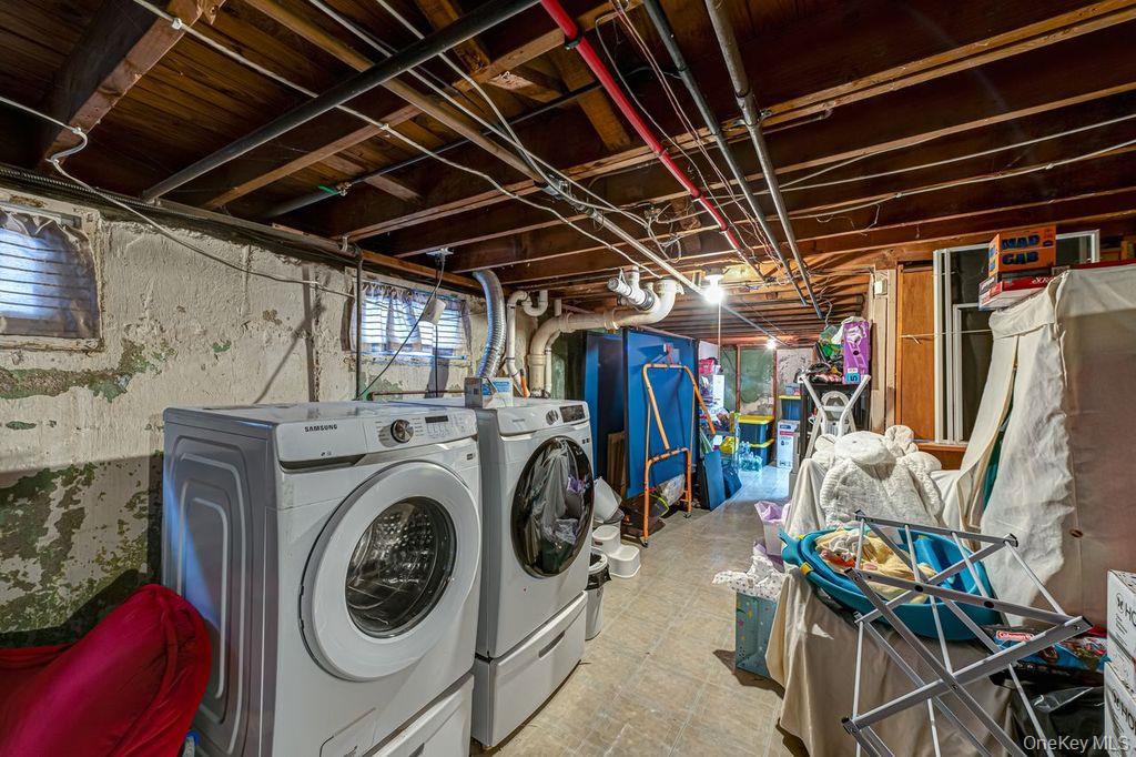 4 Hollyberry Road Plainview, NY 11803 - Photo 16 of 20 a view of utility room