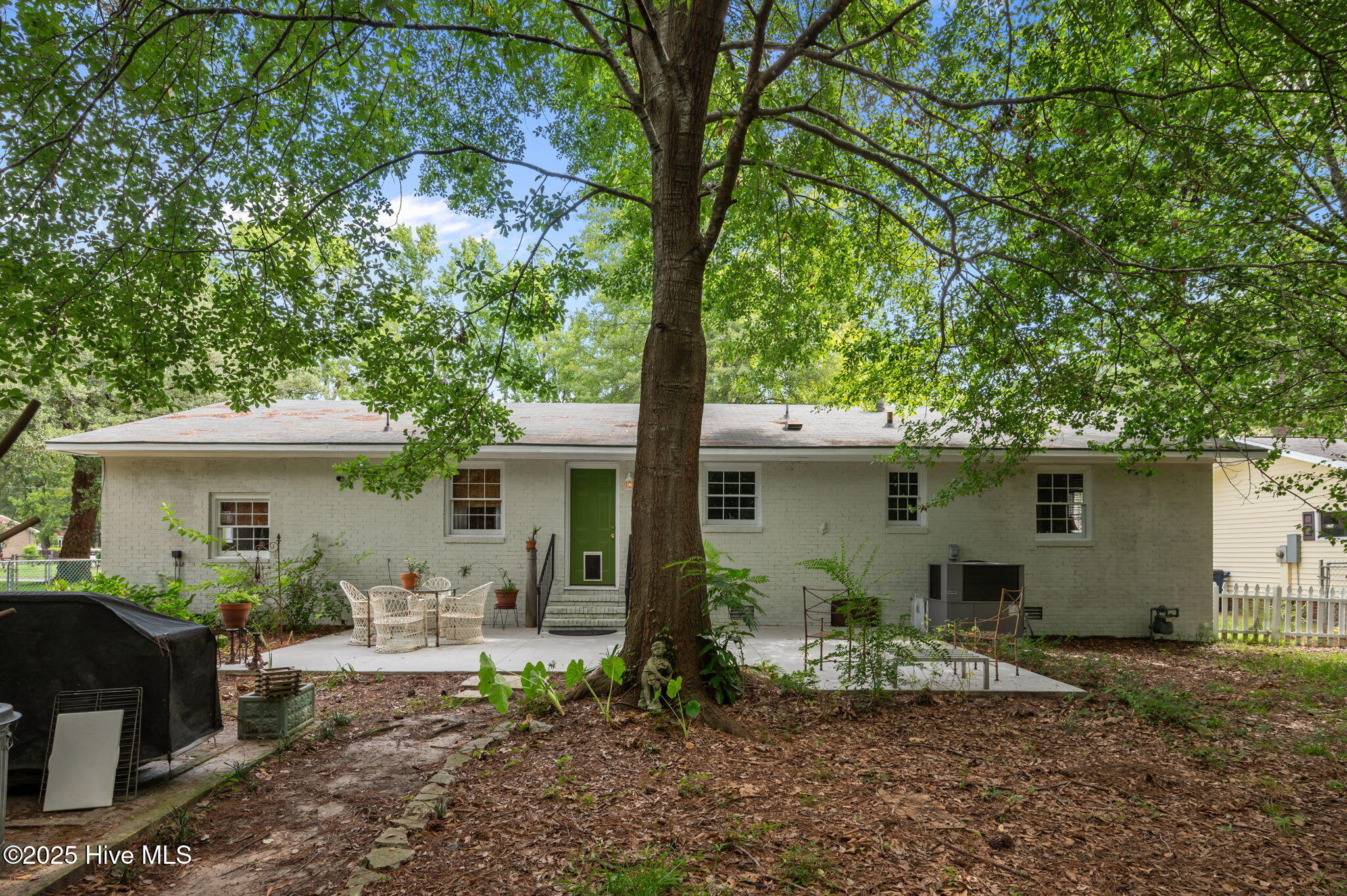 307 Rodmans Road Washington, NC 27889 - Photo 35 of 38 Great outdoor relaxing/entertaining areas.