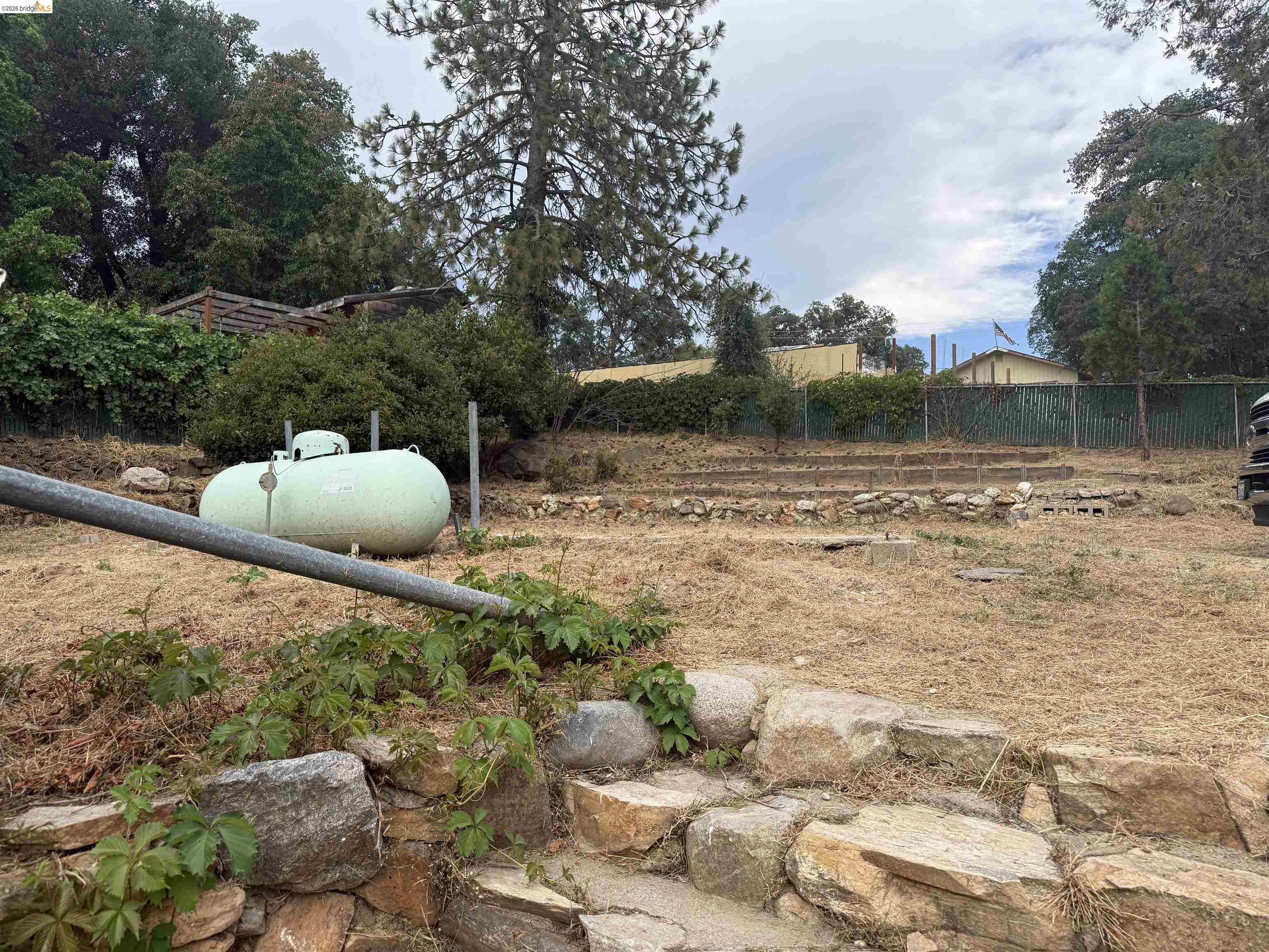 18210 Yosemite Road Tuolumne, CA 95379 - Photo 10 of 50