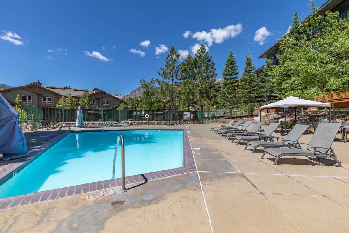 4000 Meridian Boulevard, Unit 436 Mammoth Lakes, CA 93546 - Photo 29 of 46 a view of a terrace with sitting area