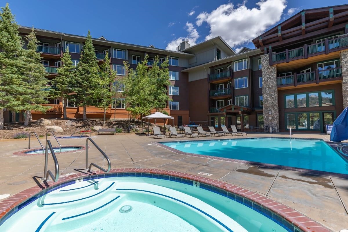 4000 Meridian Boulevard, Unit 436 Mammoth Lakes, CA 93546 - Photo 33 of 46 a front view of a house with garden