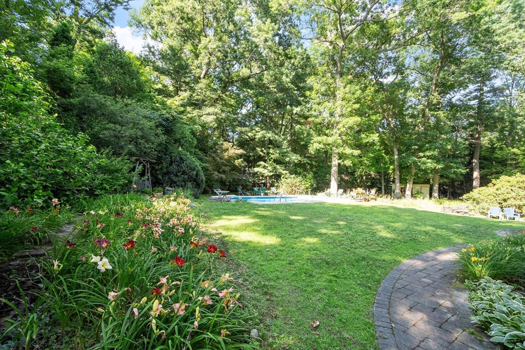 19 Huntingdon Road Lynnfield, MA 01940 - Photo 38 of 39
