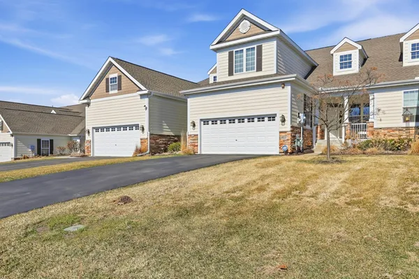 $700,000 | 1455 Steeplechase Lane, Unit 54, Eagan, MN 55122