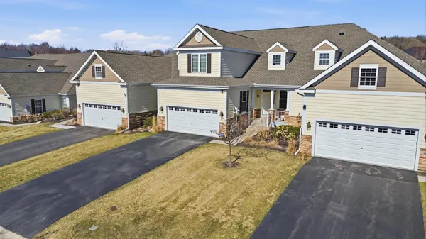 $700,000 | 1455 Steeplechase Lane, Unit 54, Eagan, MN 55122