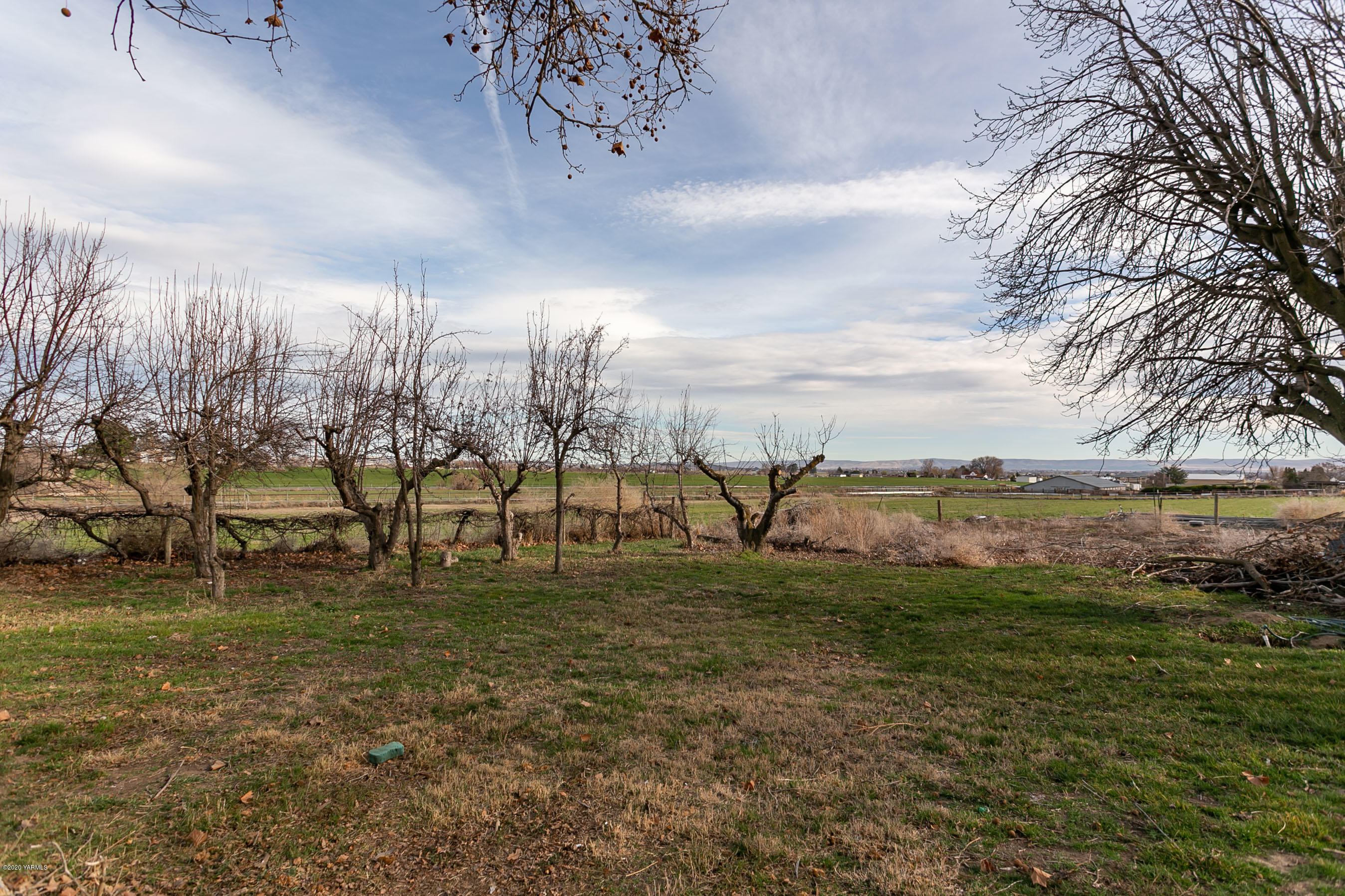 2240 Washout Road Sunnyside, WA 98944 - Photo 3 of 31 a view of outdoor space with playground and green space