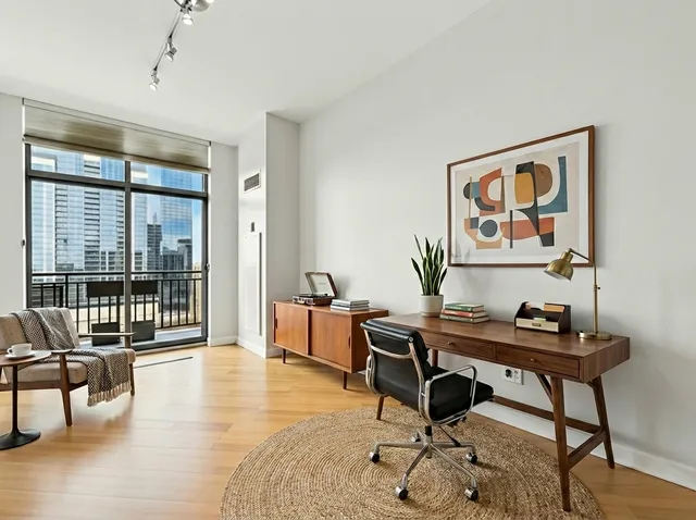 $5,500 | 1335 South Prairie Avenue, Unit 1706, Chicago, IL 60605
