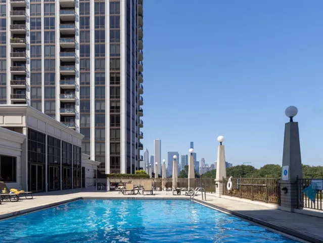 $5,500 | 1335 South Prairie Avenue, Unit 1706, Chicago, IL 60605