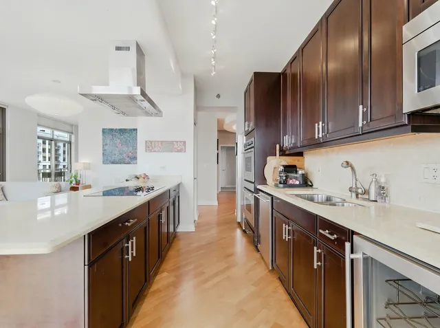 $5,500 | 1335 South Prairie Avenue, Unit 1706, Chicago, IL 60605