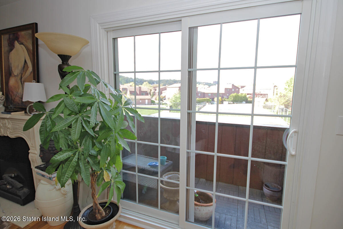 951 West Fingerboard Road Staten Island, NY 10304 - Photo 24 of 29 a view of a plant in a room