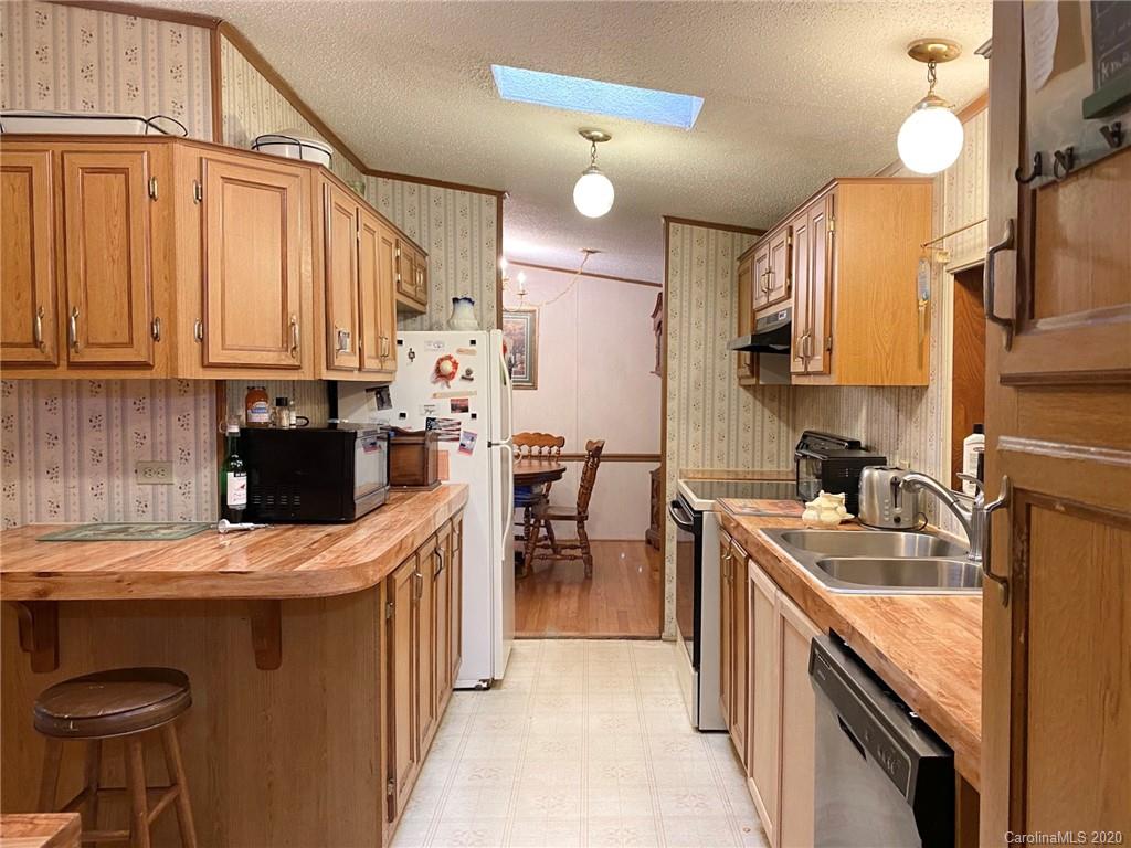 1046 Sharon Ridge Road Fairview, NC 28730 - Photo 4 of 15 Gallery Image 4