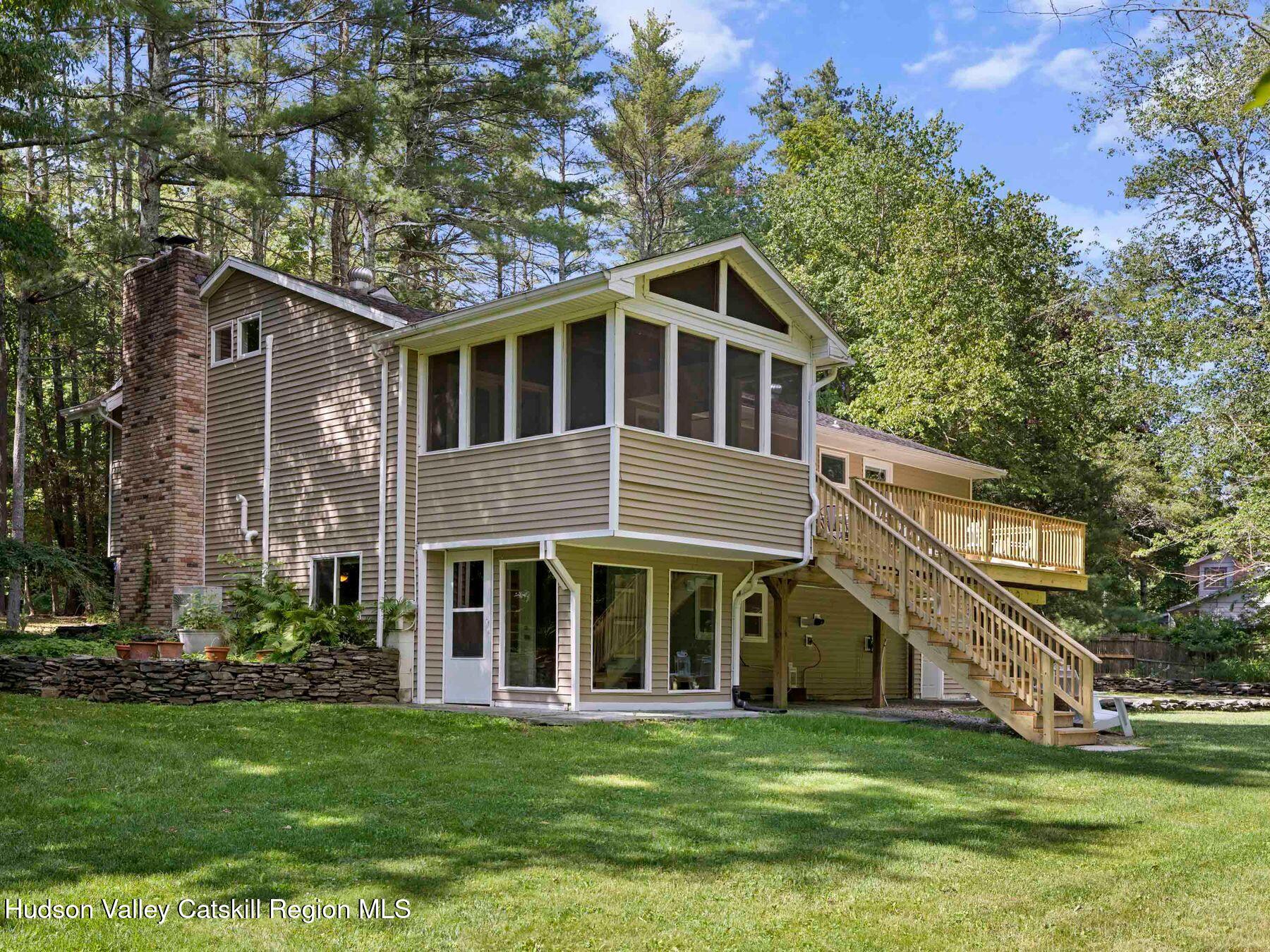 72 Van Dale Road Woodstock, NY 12498 - Photo 3 of 37 photo_online_021